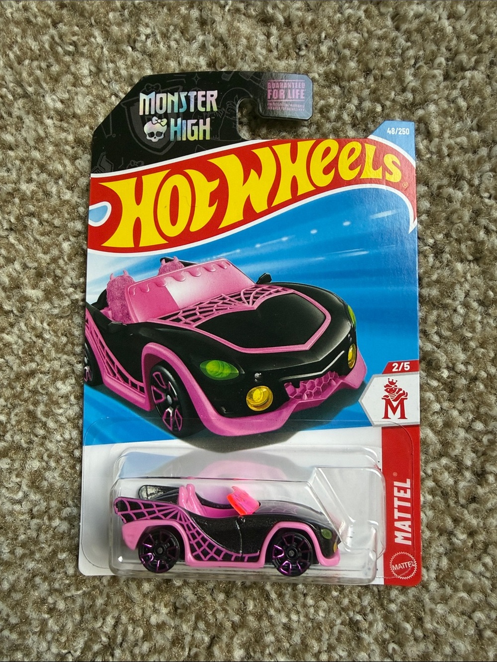 Hot Wheels Monster High Pink & Black Ghoul Mobile Convertible